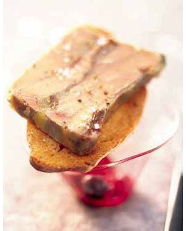 Terrine de foie gras et queue de boeuf pour 6 personnes Recettes Elle à Table