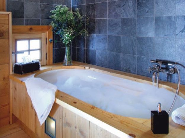 Un chalet face au mont blanc elle décoration Deco jacuzzi interieur
