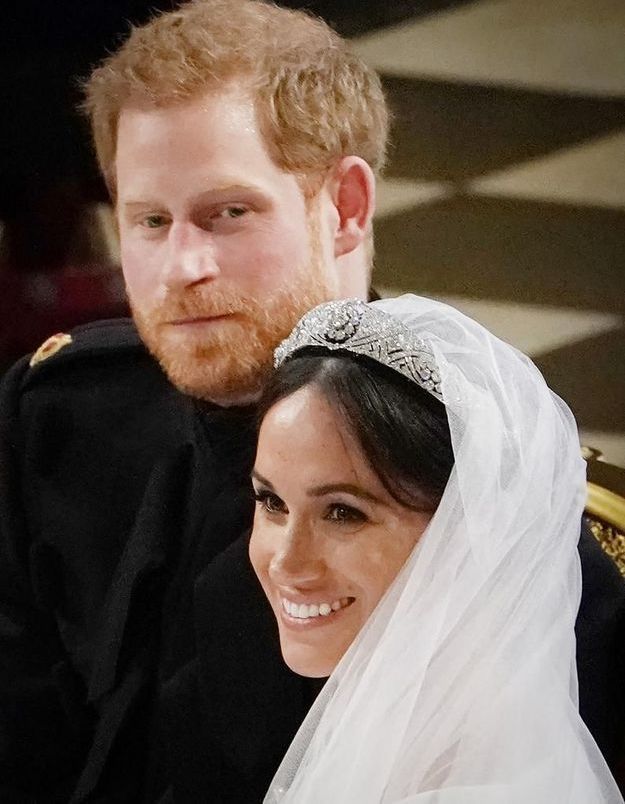 PHOTOS : le premier baiser du couple formé par Harry et Meghan met le monde en émoi