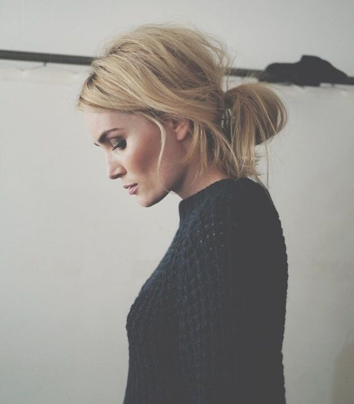 Le chignon,queue de cheval flou
