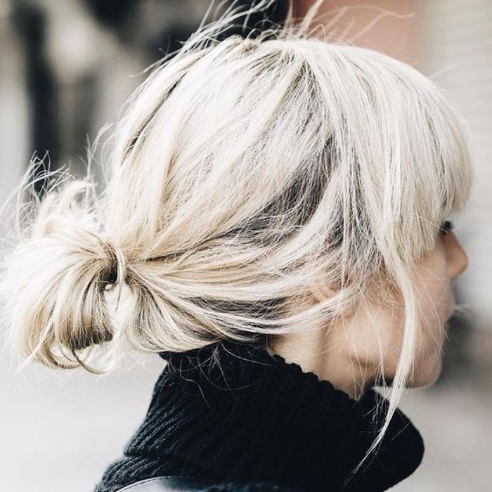 Coiffure cheveux mi longs chignon bas automne,hiver 2016