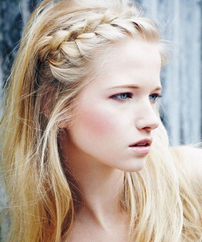 Tresse bandeau sur cheveux mi longs