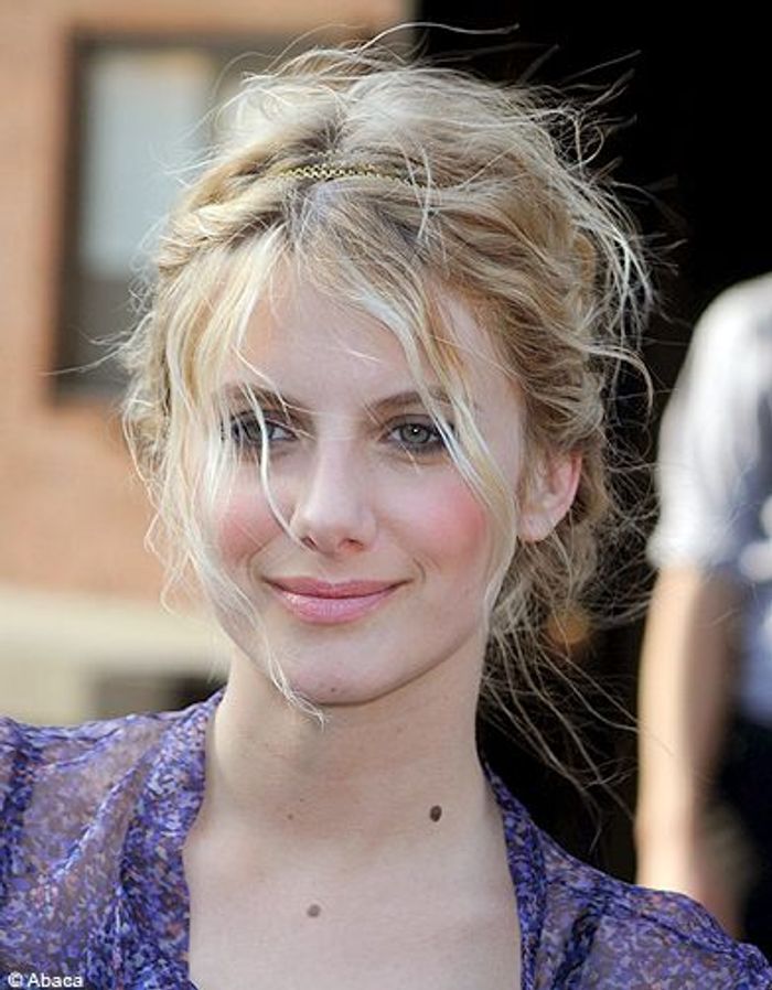 couronne de tresse melanie laurent couronne de tresses les coiffures de f 234 tes des couronne de tresse melanie laurent couronne de tresses les coiffures de f 234 tes des