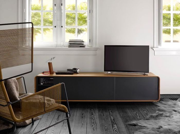 Délicieux Ligne Roset Meuble Tv #4: Un-meuble-TV-avec-placards.jpg Délicieux Ligne Roset Meuble Tv #4: Un-meuble-TV-avec-placards.jpg
