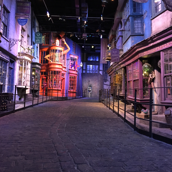 Le chemin de Traverse Entrez dans les coulisses du tournage de Harry Potter à Londres ! Elle