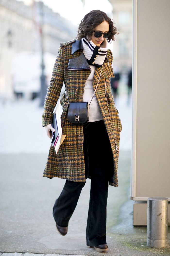 Look d'hiver avec manteau ?� carreaux - Look d�??hiver : 30 inspirations rep?�r?�es dans la rue - Elle
