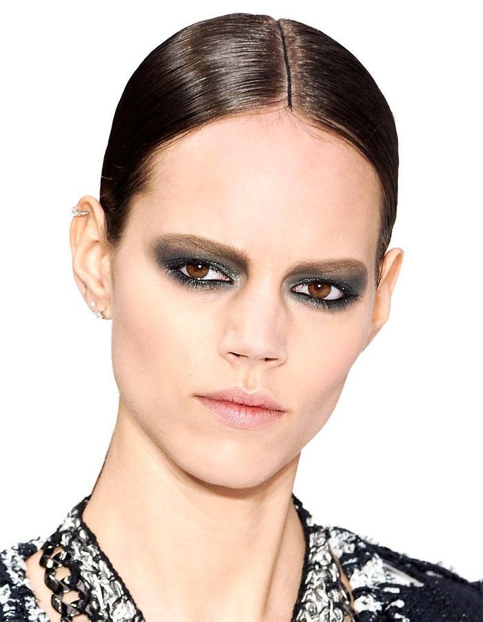 Imaxtree - Reussir-son-smoky-eyes-les-conseils-de-Chanel